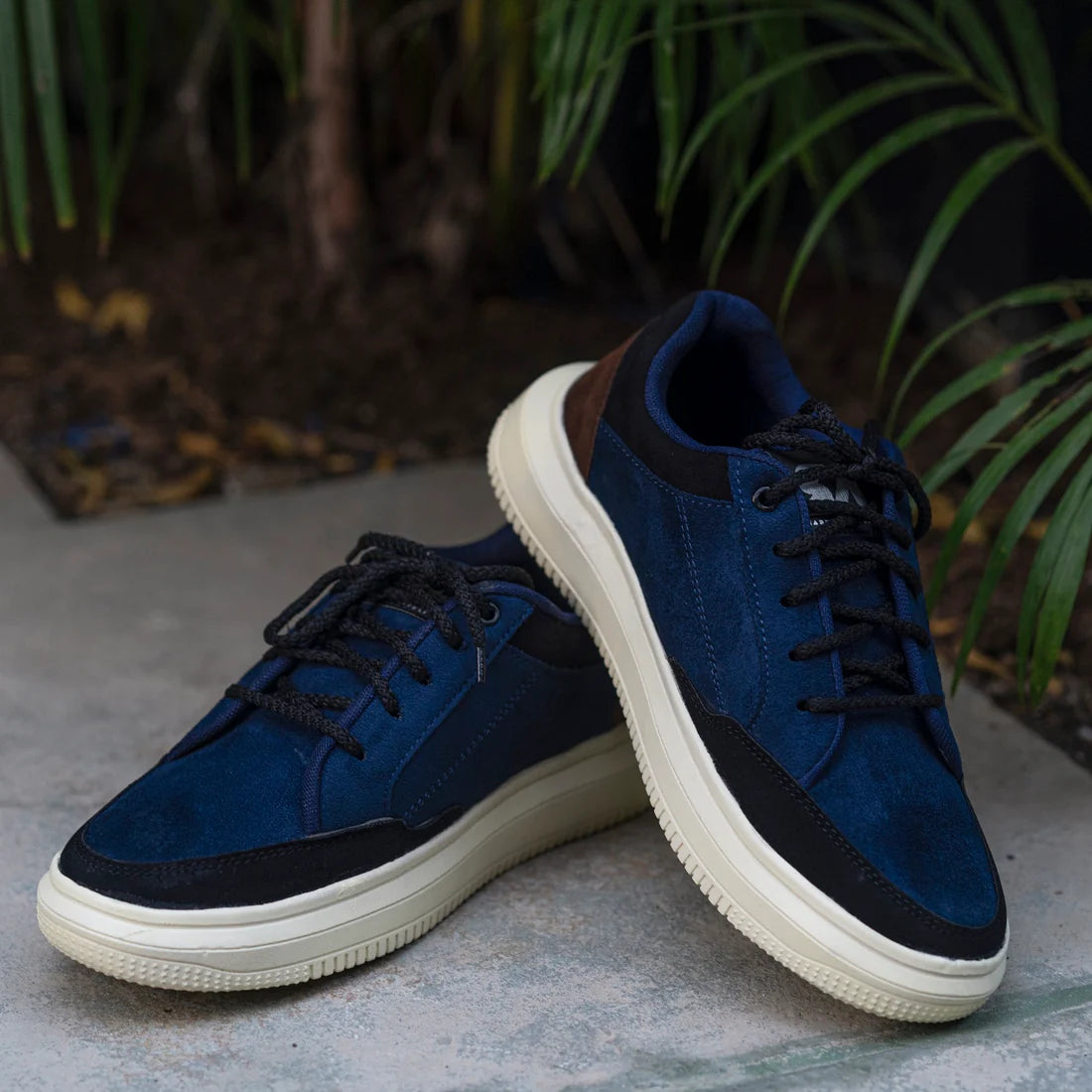Hunter Laceup Sneakers