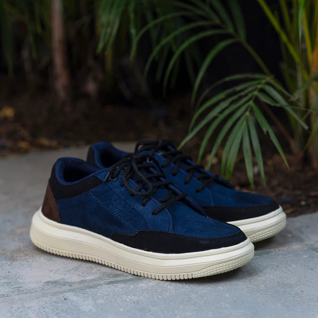 Hunter Laceup Sneakers