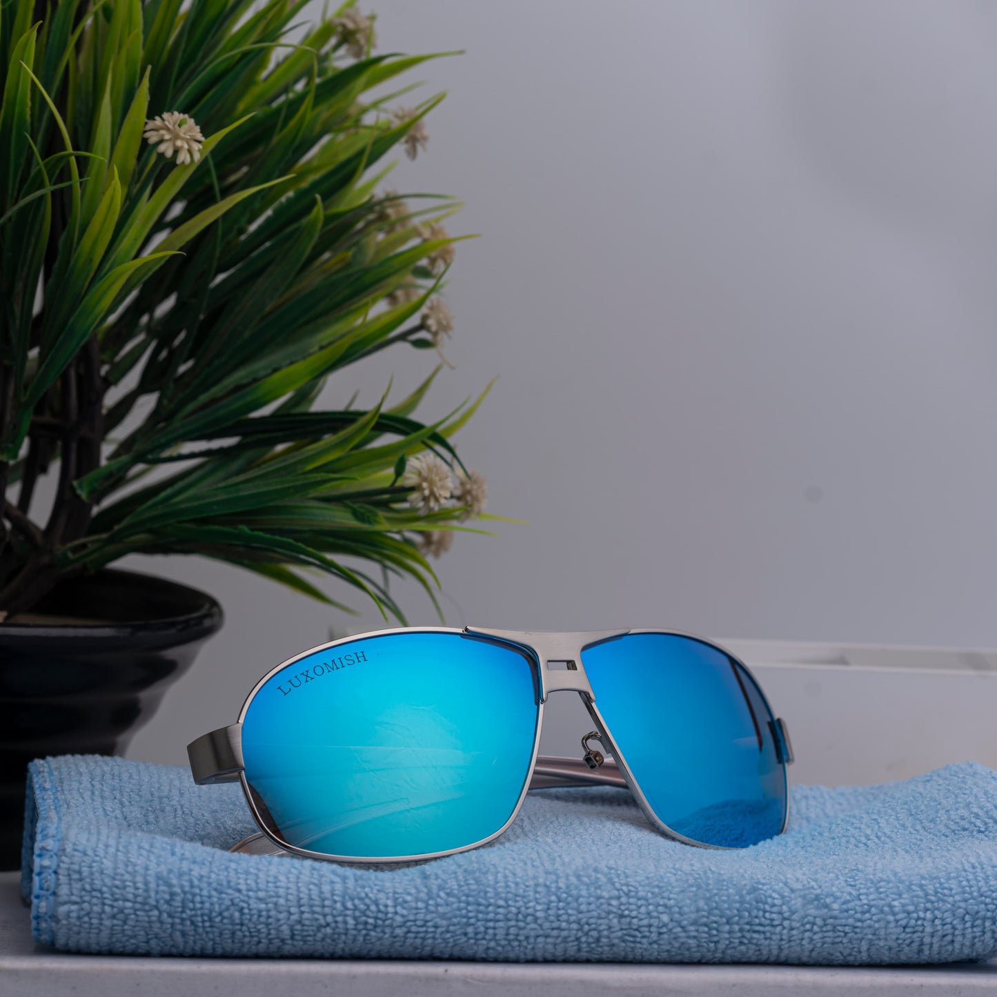 Luxomish Oval Blue Polarized Al-Mg Sunglasses