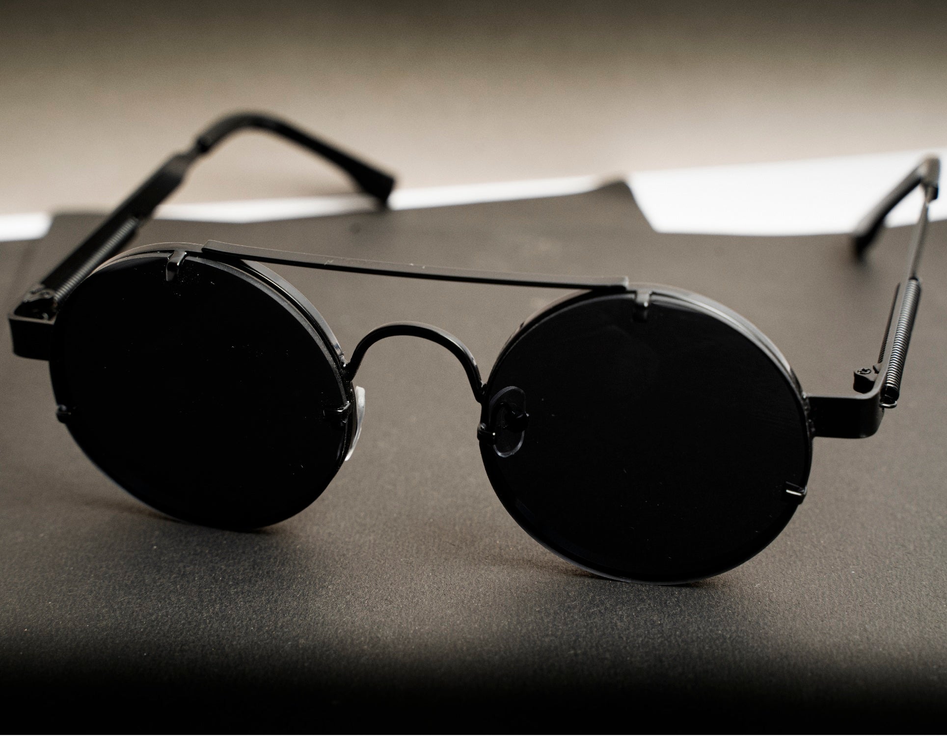 Luxomish Frameless Steampunk Round Sunglasses